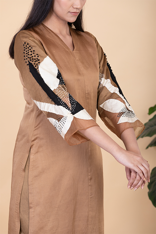 Chambray & Co.'S Ashi Hand Emboirdered Vegan Silk Coord Set - Image 2